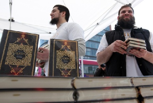 German Muslim distributed free copies of Quran in Berlin